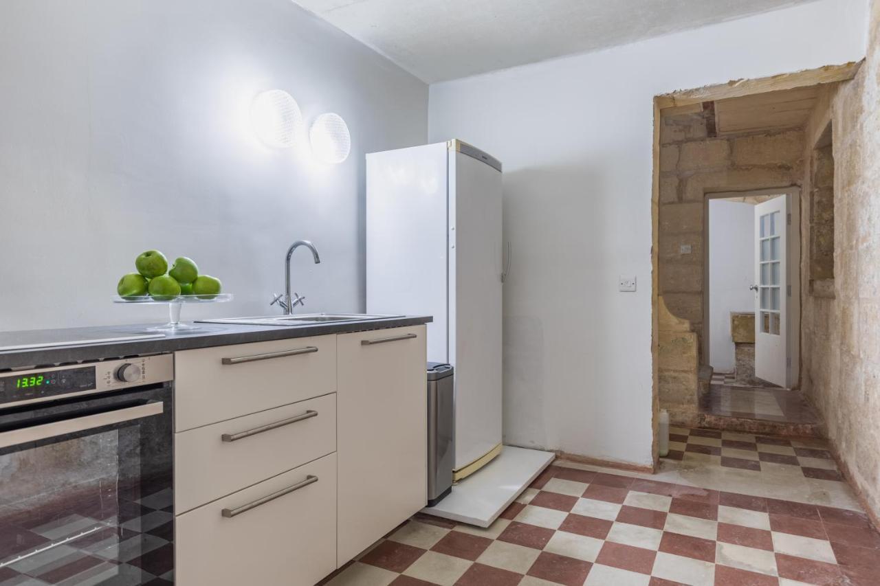 Stylish Retro Suites Флоріана Екстер'єр фото
