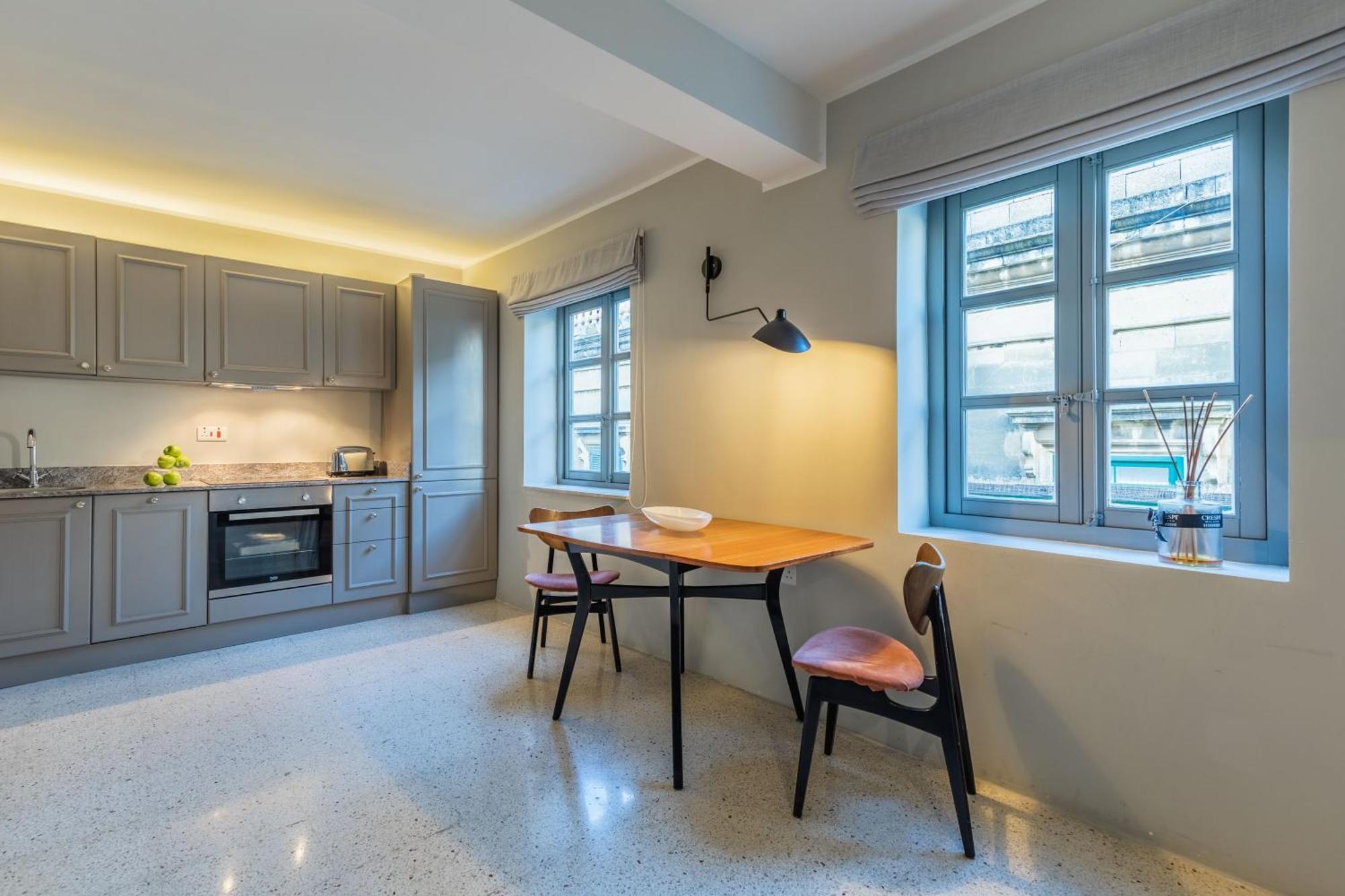 Stylish Retro Suites Флоріана Екстер'єр фото