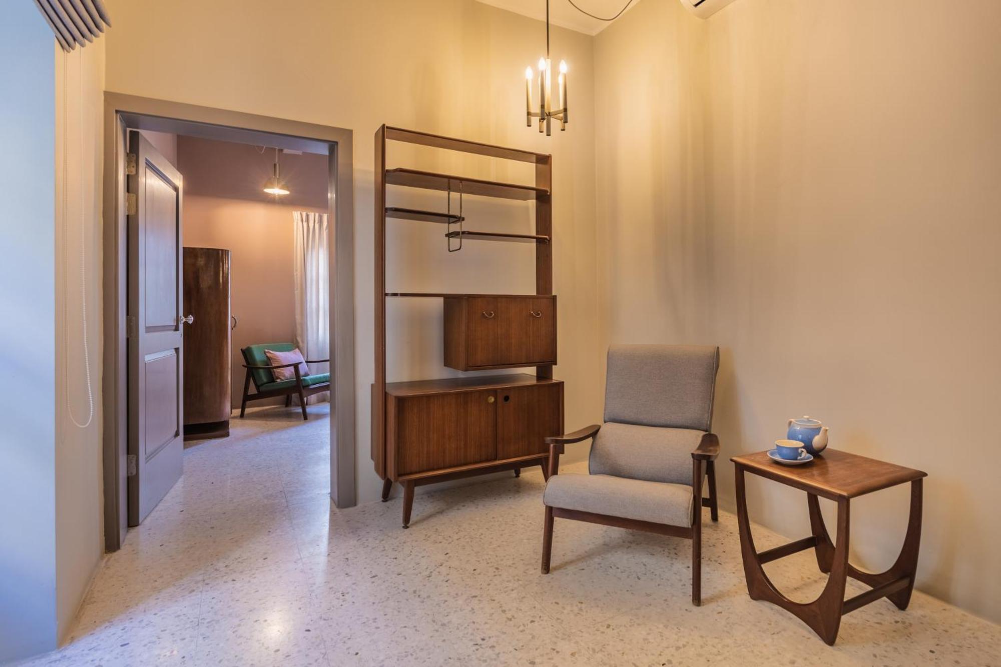 Stylish Retro Suites Флоріана Екстер'єр фото